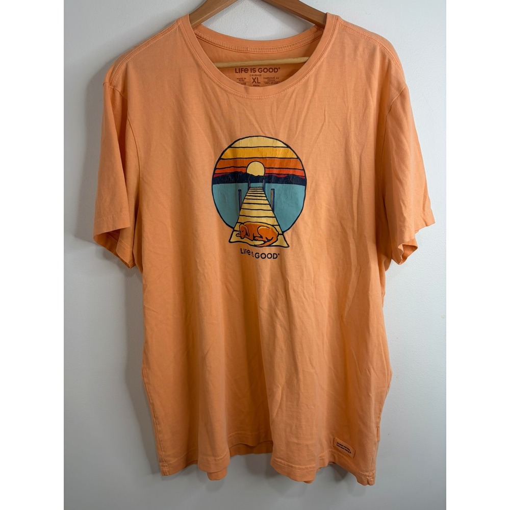 Life is‎ Good Mens Crusher Tee Orange Dog on Dock Sunset Graphic T-Shirt XL
